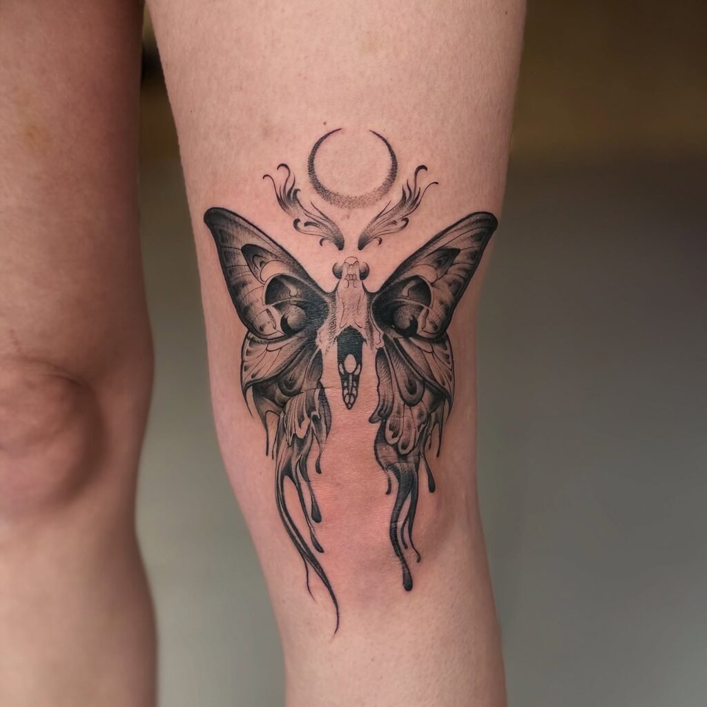 Tatuaż dotwork motyl